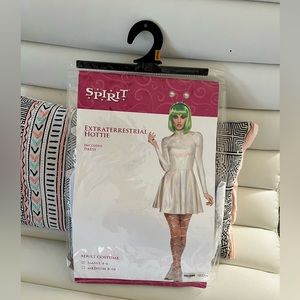 NWT Women’s Silver Metallic/Alien Dress, size S (4-6)